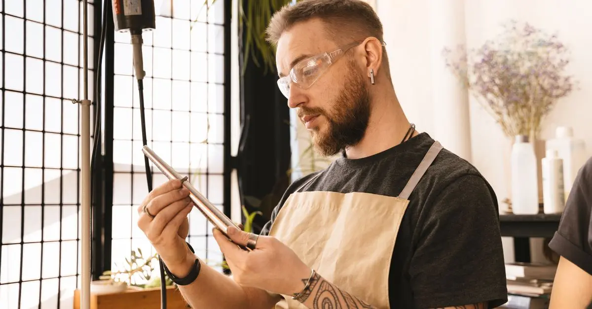 Les étapes essentielles pour bien choisir un artisan vitrier