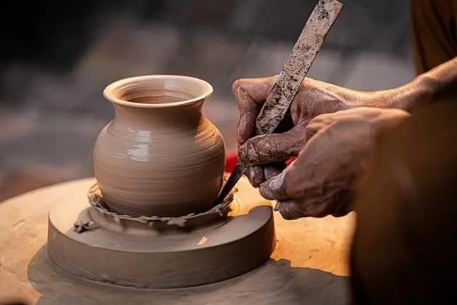 Comment choisir le meilleur artisan vitrier pour vos travaux