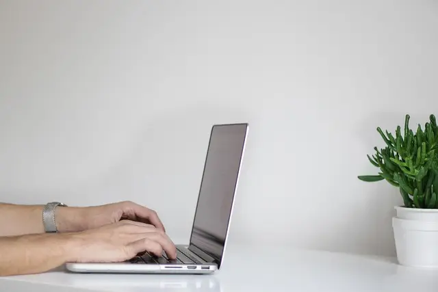 Les meilleures techniques pour nettoyer vos vitrages efficacement